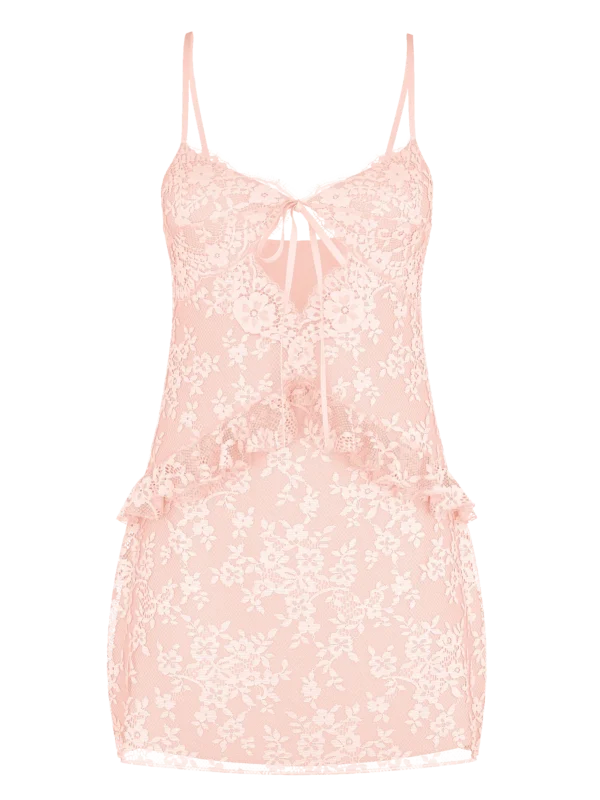 Osez rêver d'une mini-robe à volants en dentelle