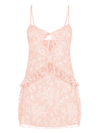 Osez rêver d'une mini-robe à volants en dentelle