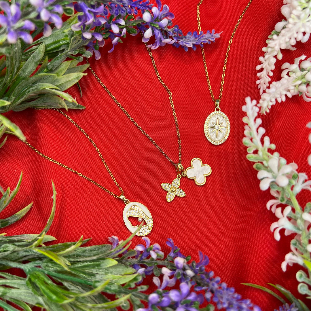 Collection de Colliers Pendentifs Dorés