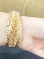 Une montre élégante avec une touche luxueuse