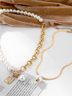 Collier de luxe pour femme avec un design multicouche