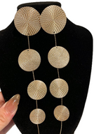 Boucles d'oreilles pour femmes au design luxueux et à la touche moderne