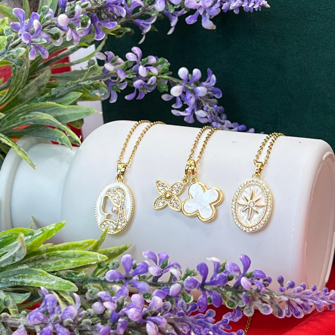 Collection de Colliers Pendentifs Dorés